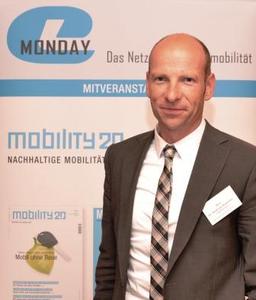 © e-monday- Dr. Andreas Hunscher von Langmatz machte der Branche auf dem e-Monday in München Mut und sprach über stadtintegrierte Ladeinfrastruktur