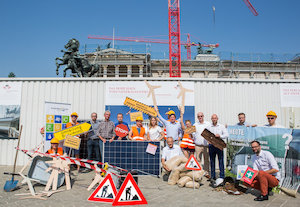 © Astrid Knie/ Baustelle Klimapolitik vor dem Parlament