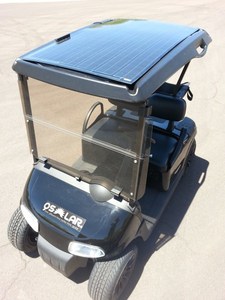 © QSolar- Golfcar fährt mit Solarenergie