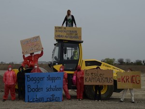 © LobauBleibt / Baggerbesetzung gegen den Bau der Stadtautobahn