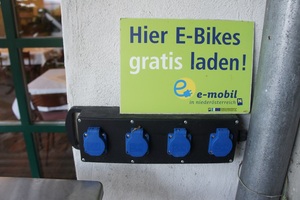 © oekonews- Doris Holler-Bruckner /Ökostrom vom Dach für die E-Bike Ladestation